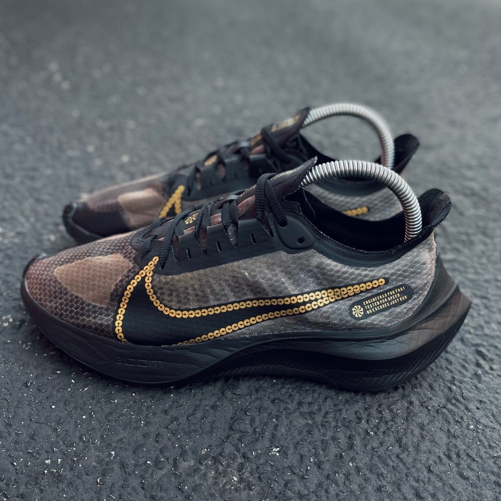 Nike zoom gravity running shoes new condition size 8 womens